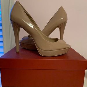NWT Sake Fifth Avenue Nude Platform Heels